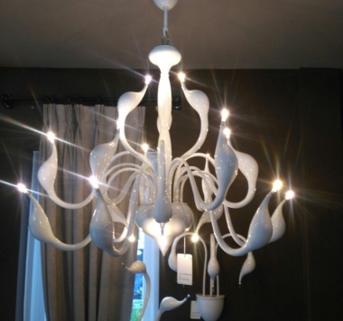 Meta Swan Chandelier 12 White